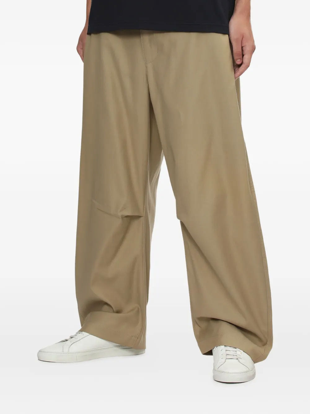 Curved-hem trousers
