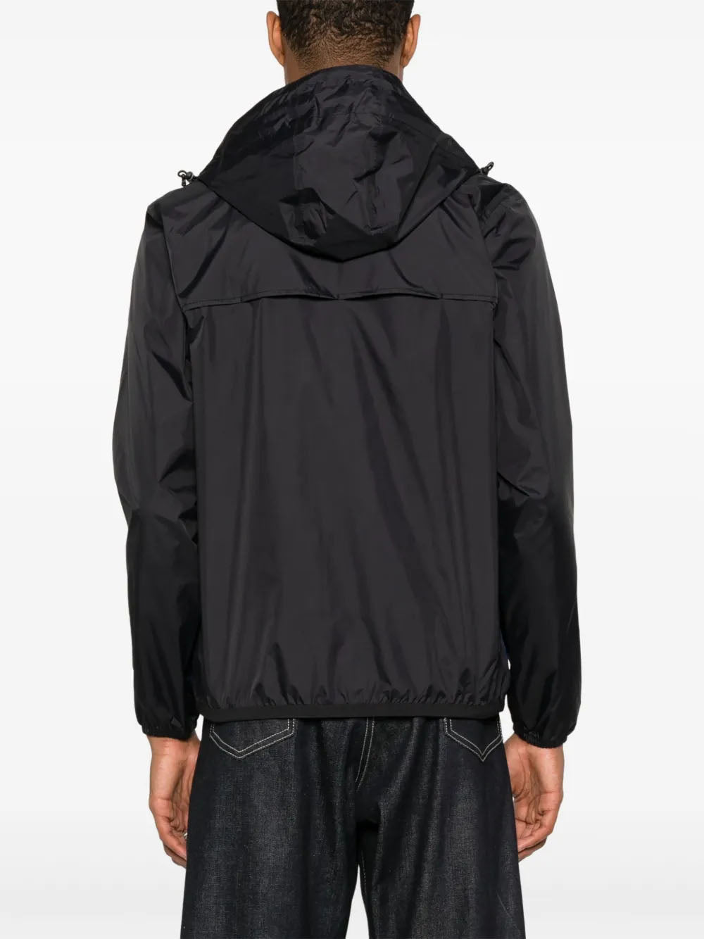 Chaqueta con capucha