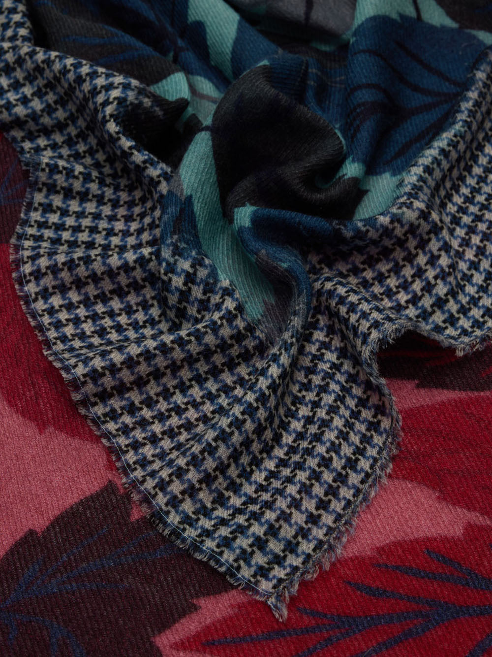 Foliage shawl