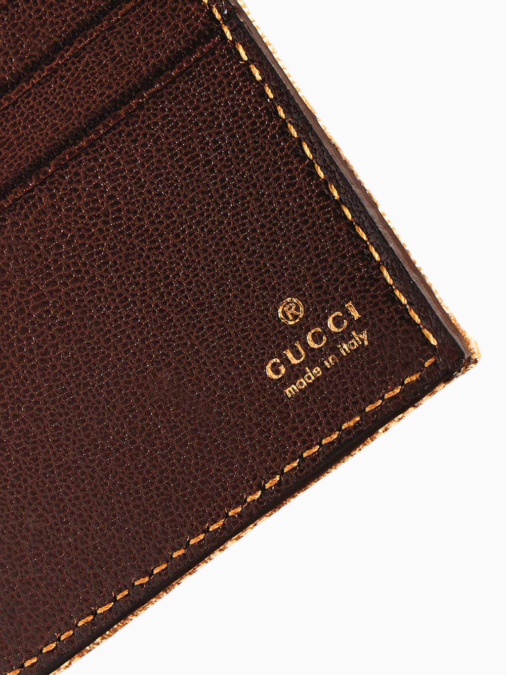 Classic bi-fold wallet