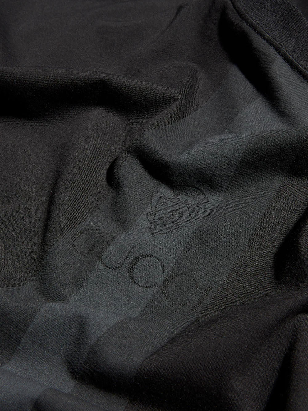 Camiseta negra