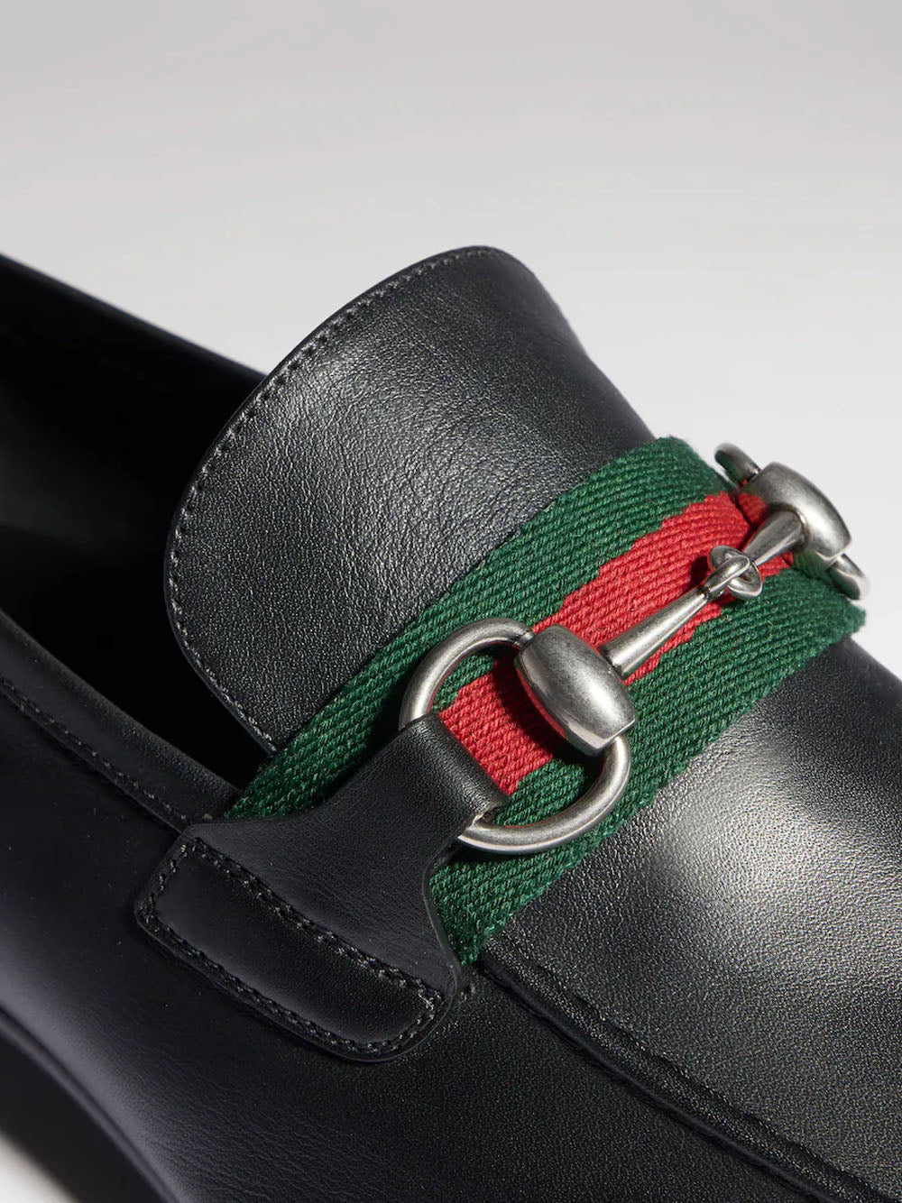 Loafers with web