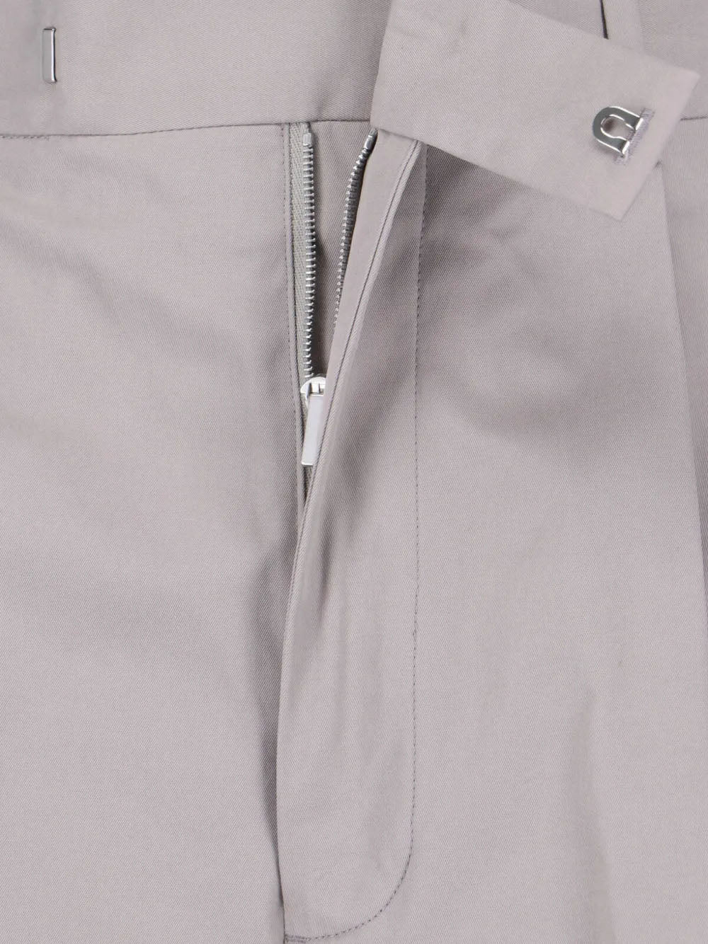 Pantalón con pinzas