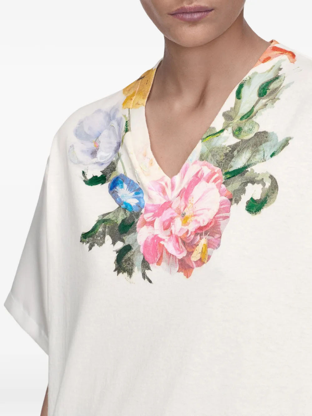 Camiseta con estampado floral