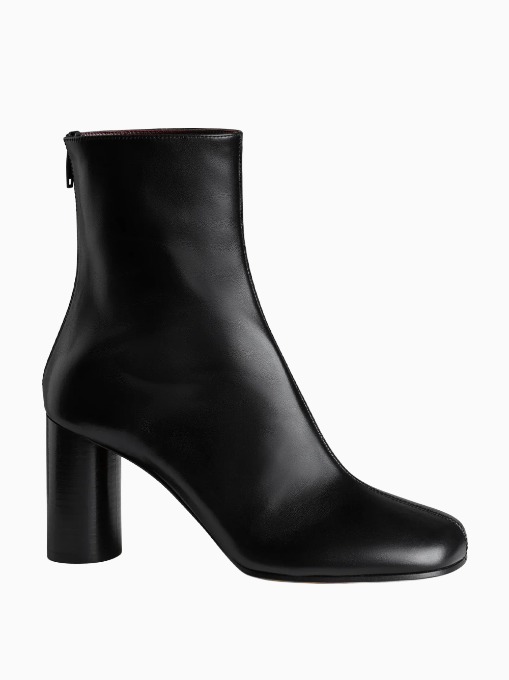 Tug ankle boots