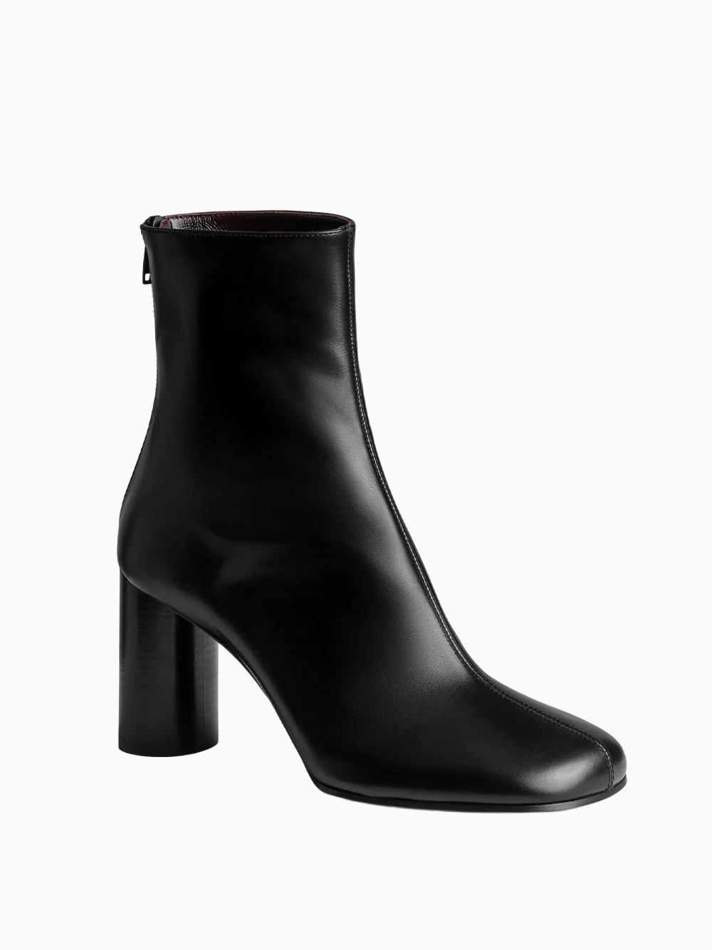 Tug ankle boots