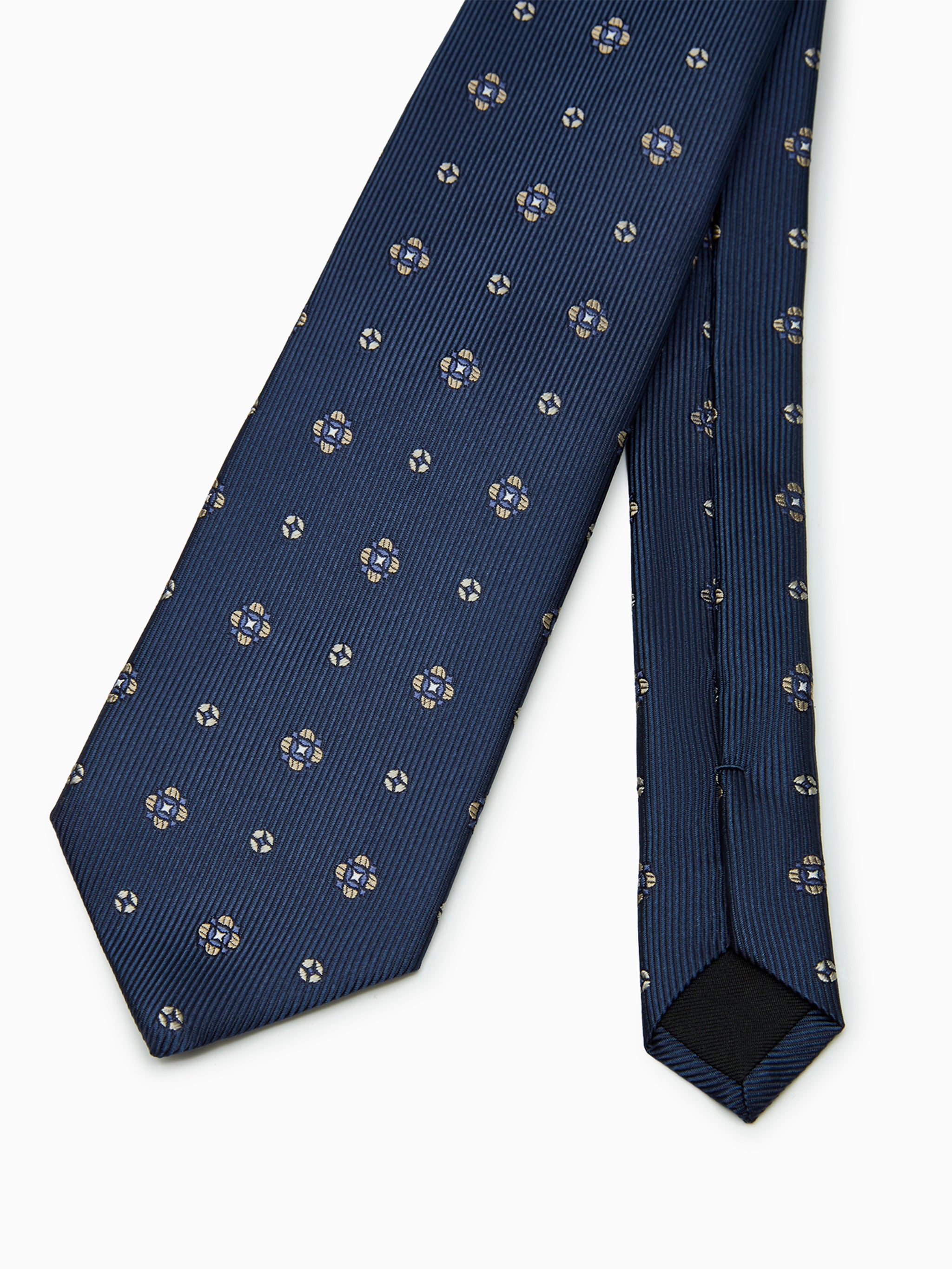 Flower tie