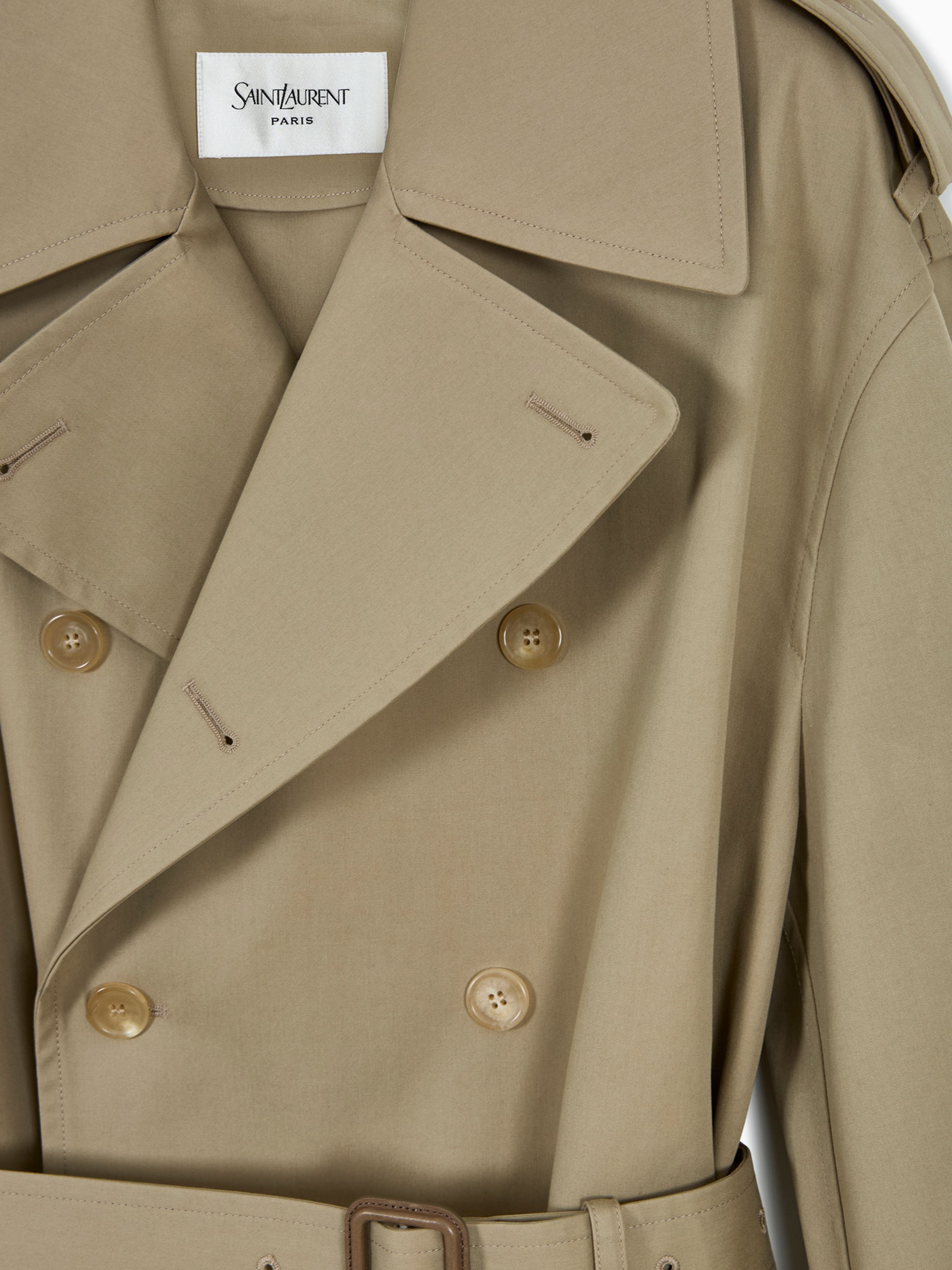 Gabardina de doble botonadura