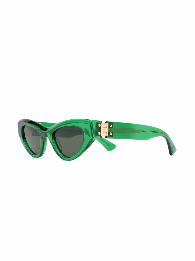 Angle cat-eye sunglasses