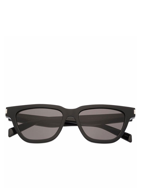 Square-rimmed sunglasses