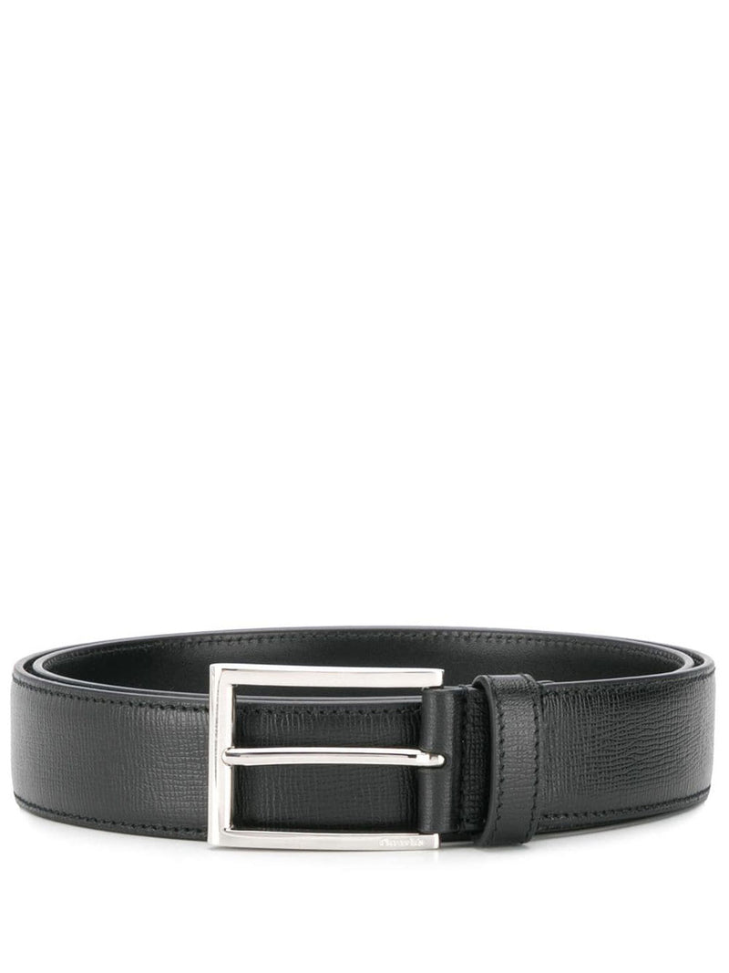 Elongated buckle belt in black leather