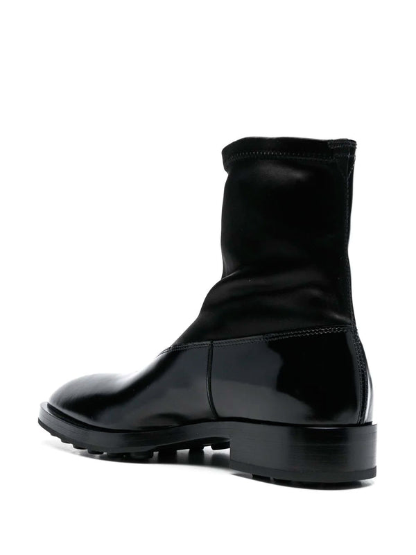 Pointed-toe patent leather boots